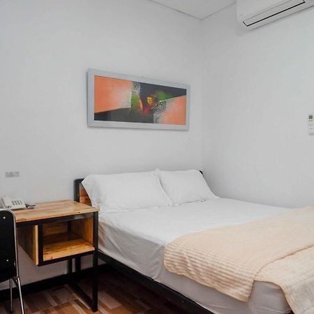 RedDoorz Plus near Patung Kuda Undip Jatingaleh Exterior foto