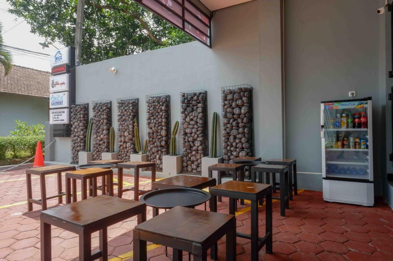 RedDoorz Plus near Patung Kuda Undip Jatingaleh Exterior foto