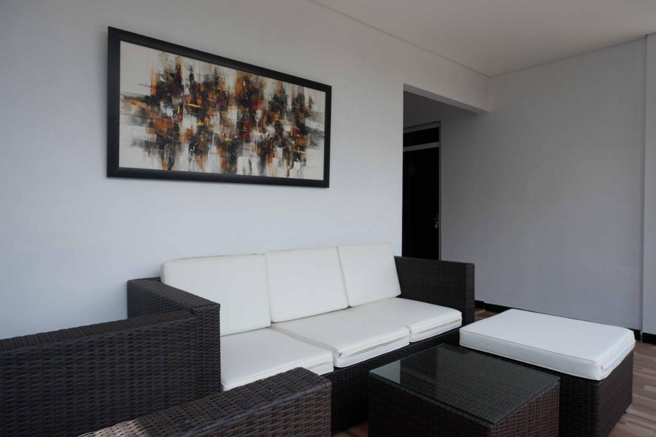 RedDoorz Plus near Patung Kuda Undip Jatingaleh Exterior foto